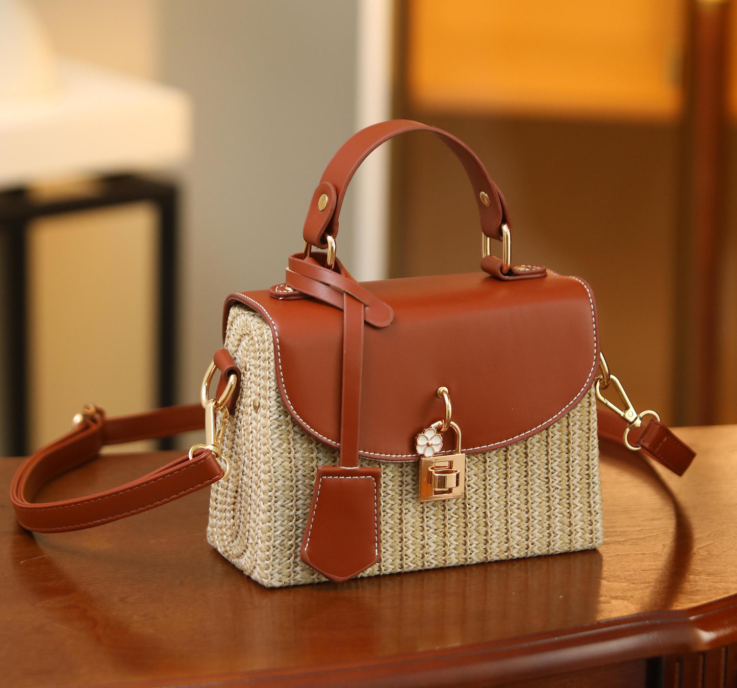 Straw Chic: Your Vibe, Your Bag