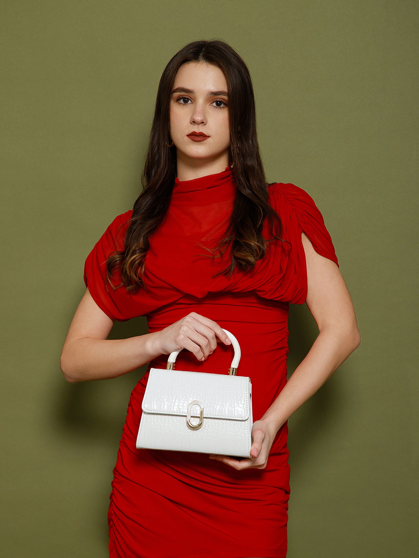 The “Ivory Darling” Bow Shoulder Bag