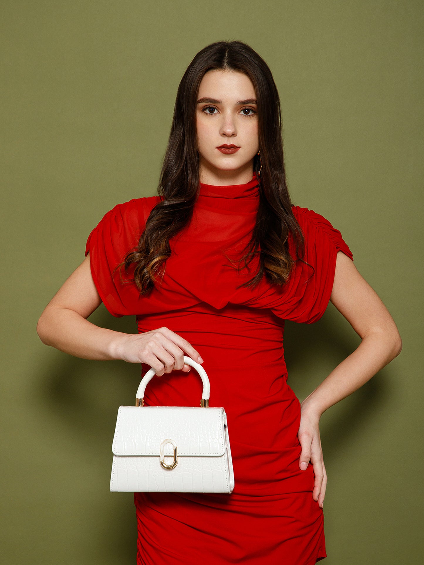 The “Ivory Darling” Bow Shoulder Bag