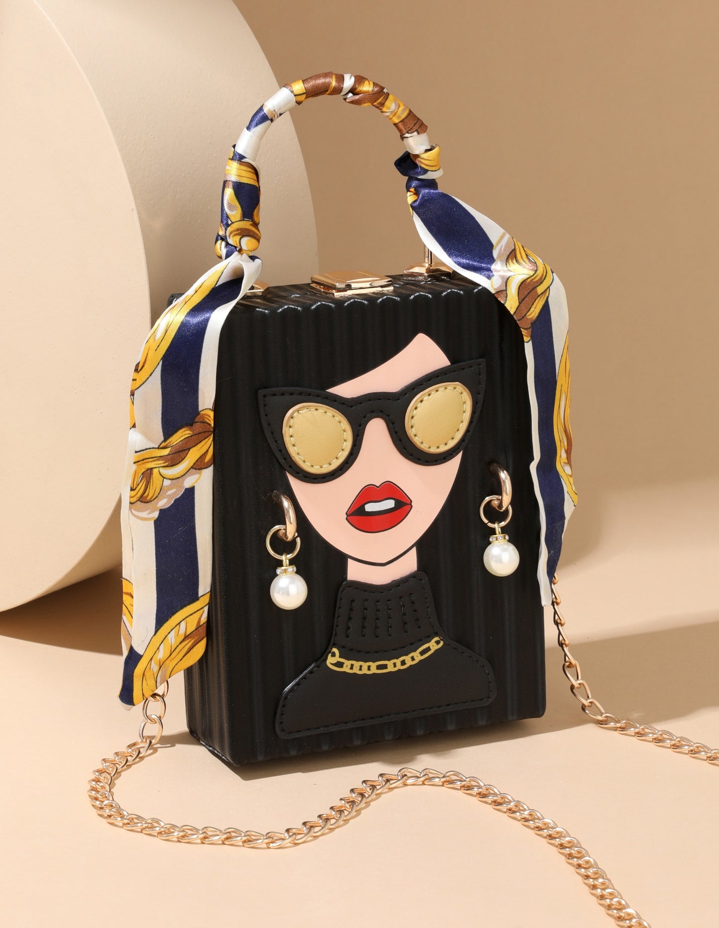 Chic Graphic Box Bag – Black Edition
