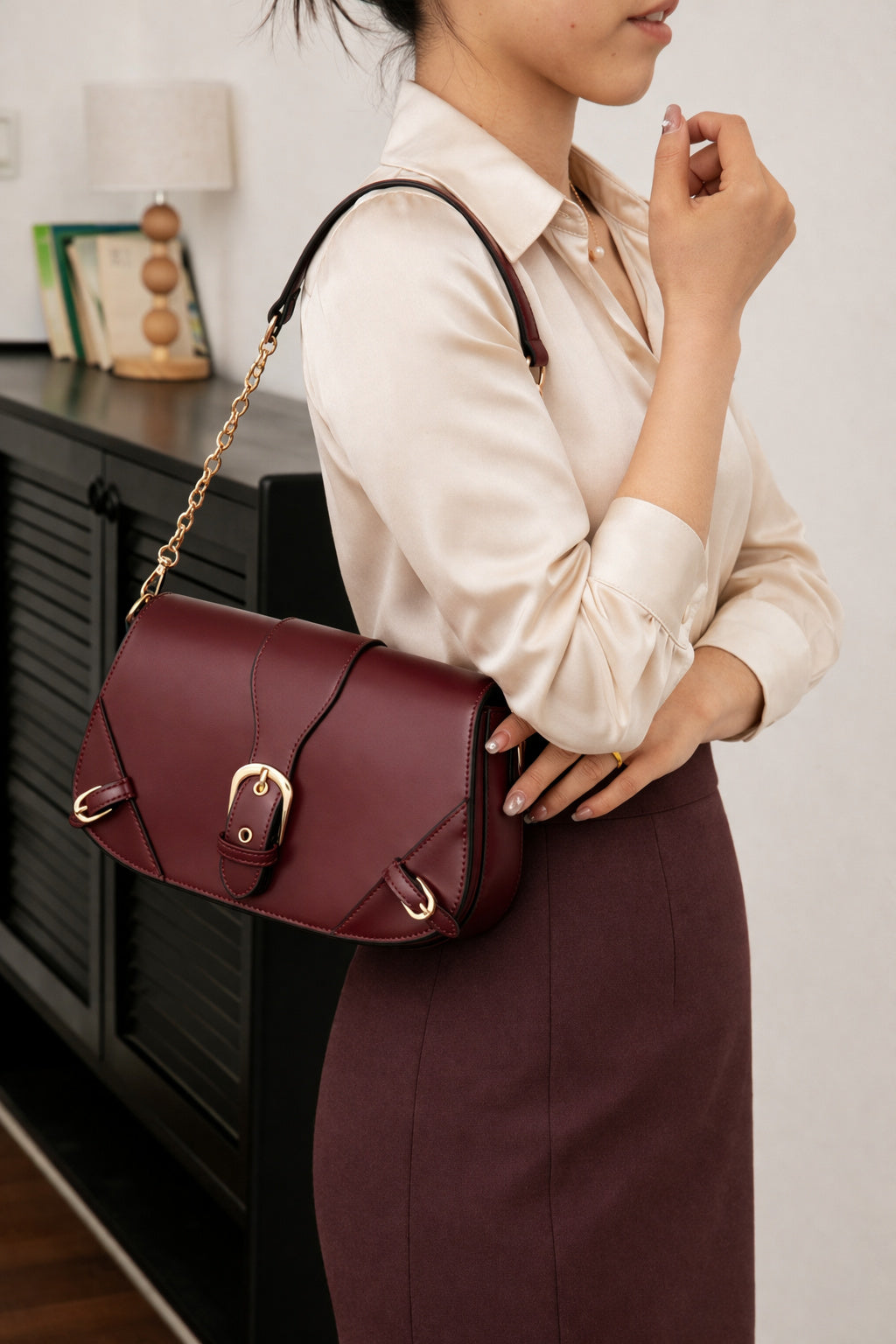 Classic Contrast Flap Shoulder Bag – Burgundy Edition